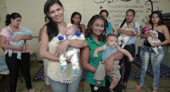 Meninas de Luz oferece vagas para adolescentes e jovens grávidas